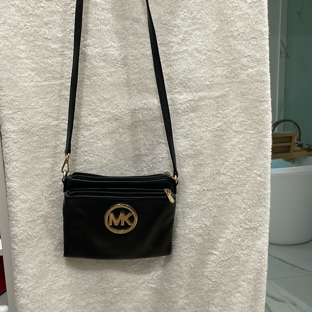 Black leather Michael Kors crossbody purse